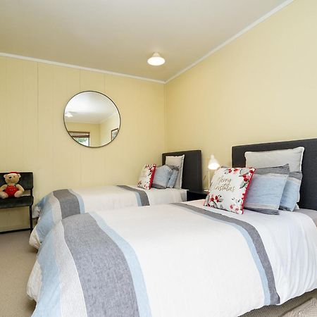 One Bedroom Unit Close To Claudeland Park Hamilton Ngoại thất bức ảnh