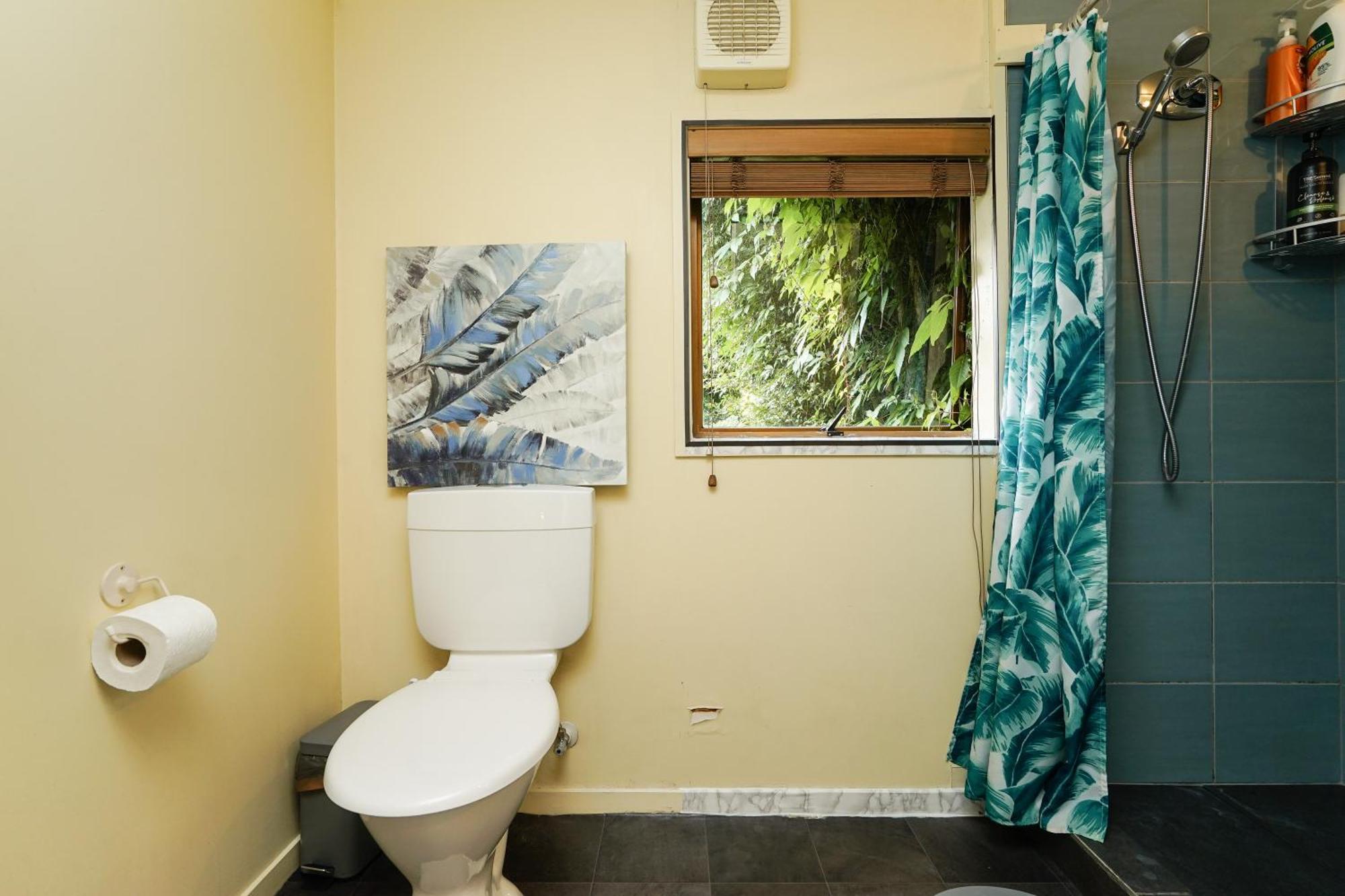 One Bedroom Unit Close To Claudeland Park Hamilton Ngoại thất bức ảnh